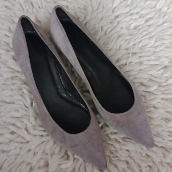 Stuart Weitzman Shoes - Stuart Weitzman classic heels